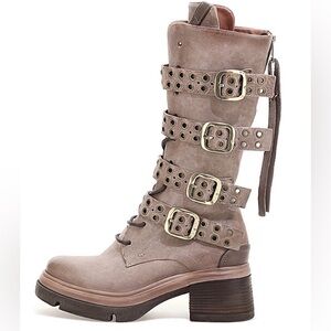 37 EUC AS98 TAUPE ELLINGTON. WORN 2X. GREAT CONDITION. COMFORT SOLE.